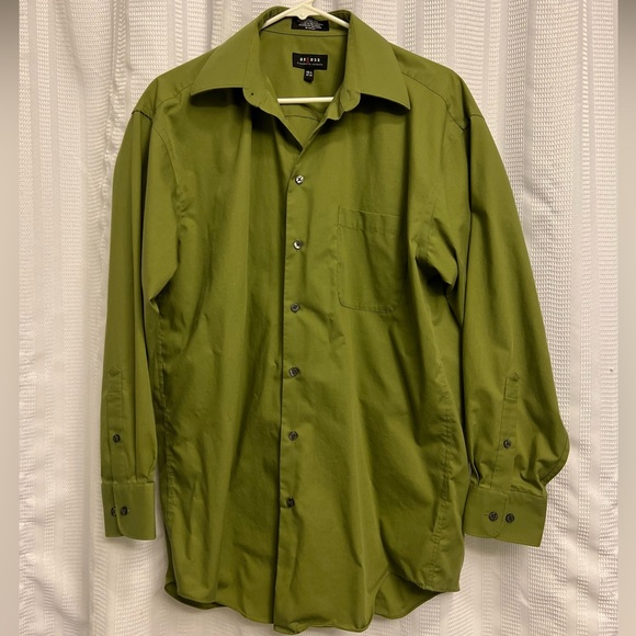 Men’s Axcess 15 and 15 1/2 dress shirts. Lot of 4 - Picture 3 of 12